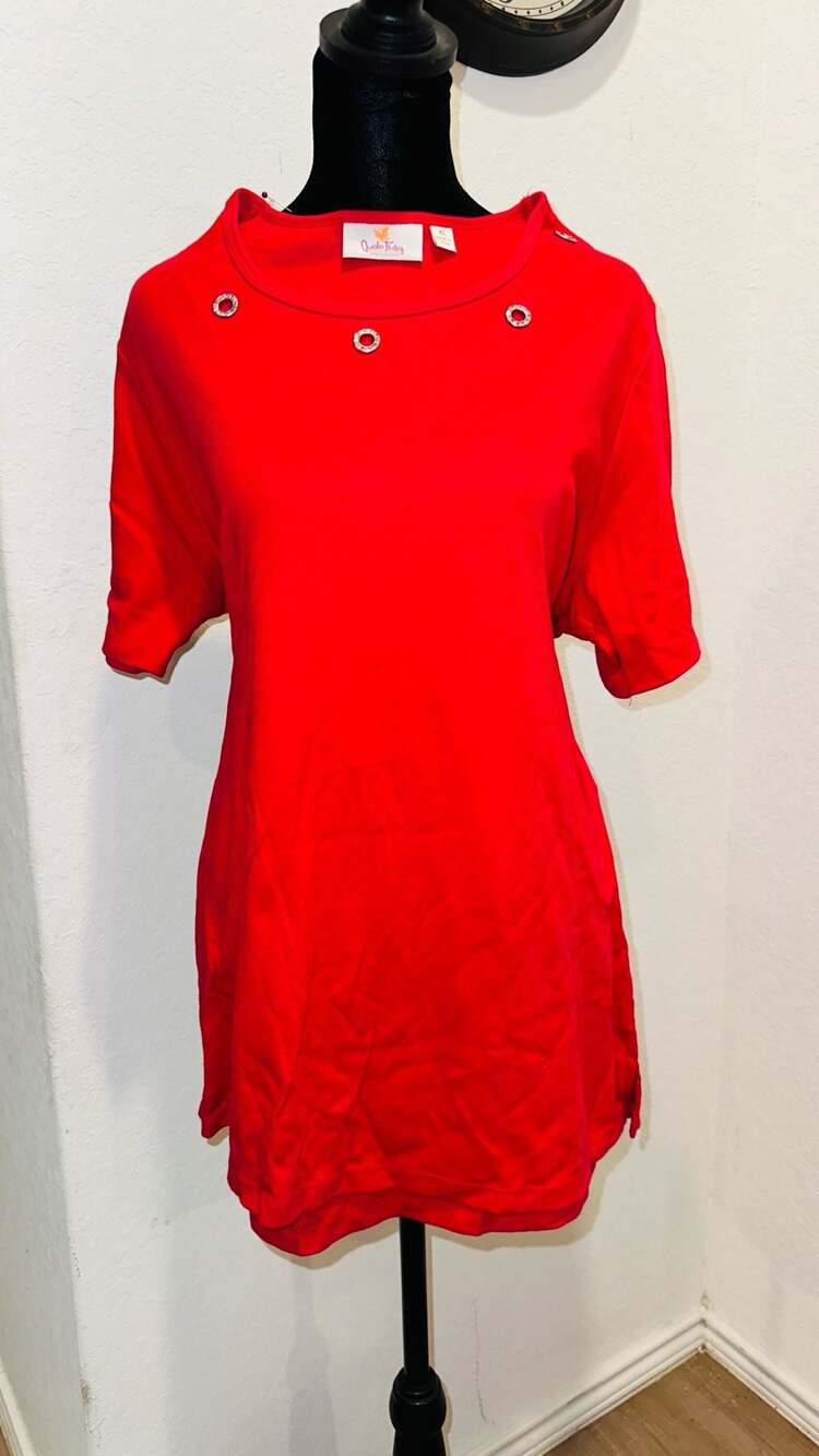 Quacker Factory Red Short Sleeve Eyelet Rhinestone Grommet Top XL